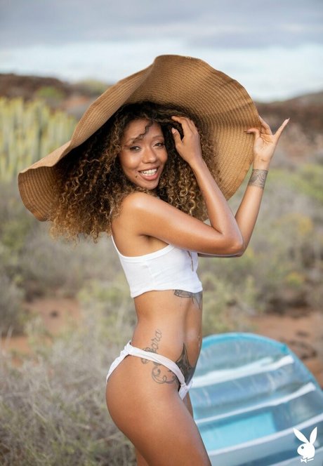 Jossa Nova OnlyFans Striptease