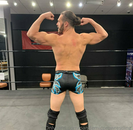 pandemicprowrestling Nacktbilder von OnlyFans geleakt