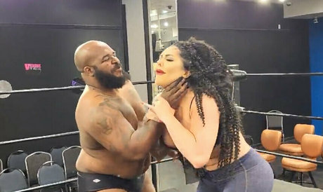 pandemicprowrestling OnlyFans Model Bilder