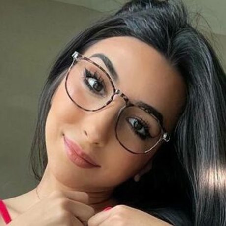 Alexbree Oben ohne OnlyFans