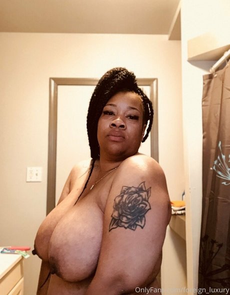 foreign luxury OnlyFans Nacktbilder geleakt