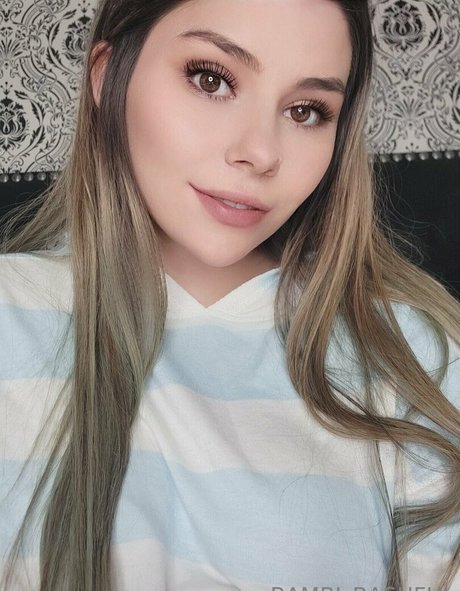 bambi bashful Nacktbilder auf OnlyFans