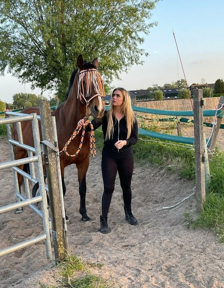 kellymilanaughtycowgirl OnlyFans-Sex