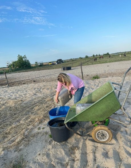 kellymilanaughtycowgirl OnlyFans Bilder nackt