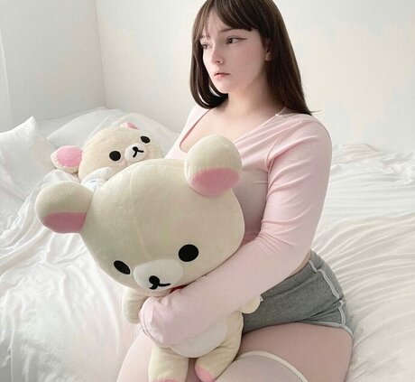 emidoll OnlyFans Pornografie