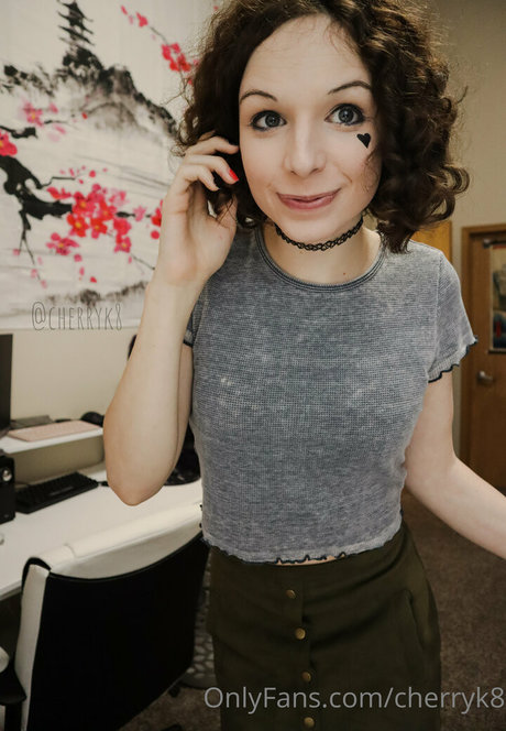 cherryk8 OnlyFans gratis