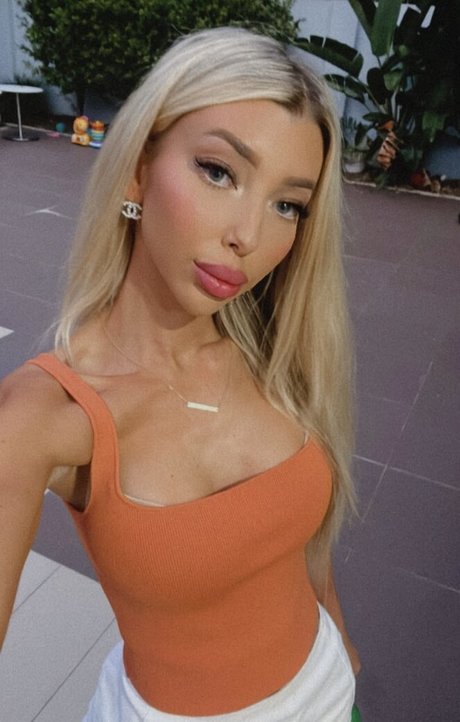 liilybelle Model OnlyFans Foto