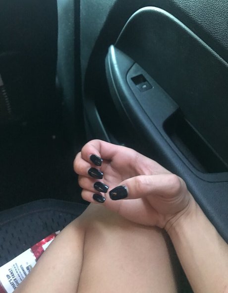 hollyhendrix_ OnlyFans schlank