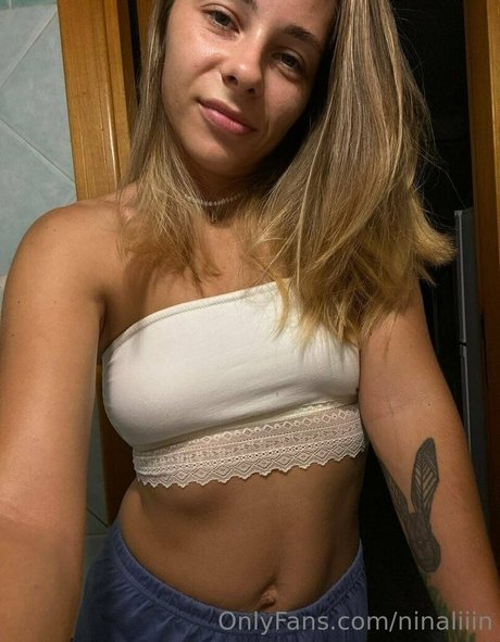 ninaliiin OnlyFans schlank