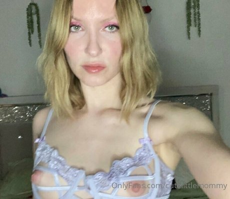 cutelittlemommy OnlyFans geleakte Brüste