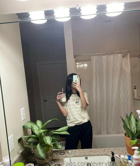 everybodymeow Leaked OnlyFans Sextape