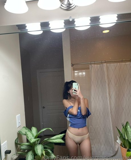 everybodymeow OnlyFans Inhalte