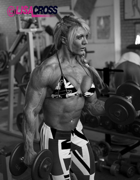 lisaxxxcross NSFW OnlyFans