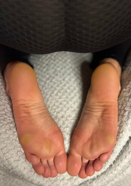 meadowbarefoot OnlyFans Bilder