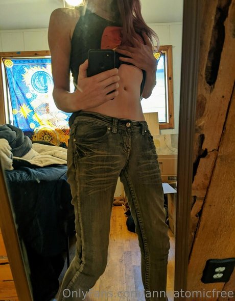 anneatomicfree OnlyFans