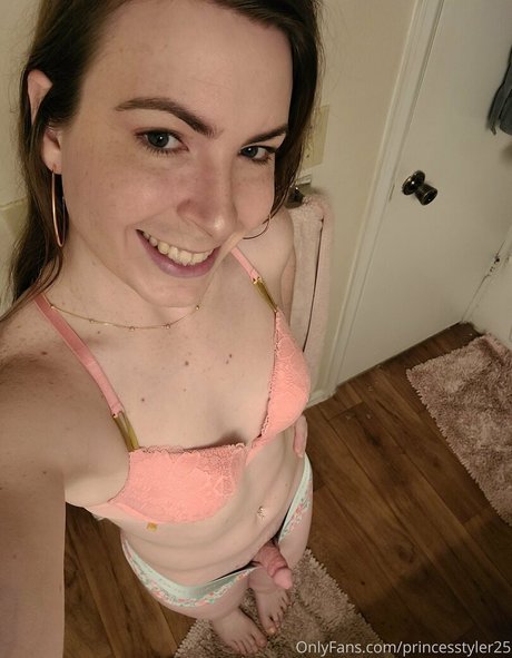 princesstyler25 OnlyFans Model Bilder