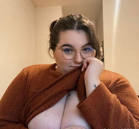 blynne1998 2 Nacktbilder auf OnlyFans