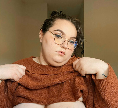 blynne1998 2 Nacktbilder von OnlyFans geleakt