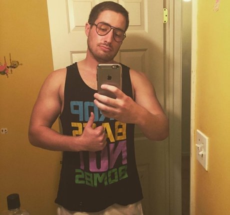 Comewatchkitty OnlyFans schlank