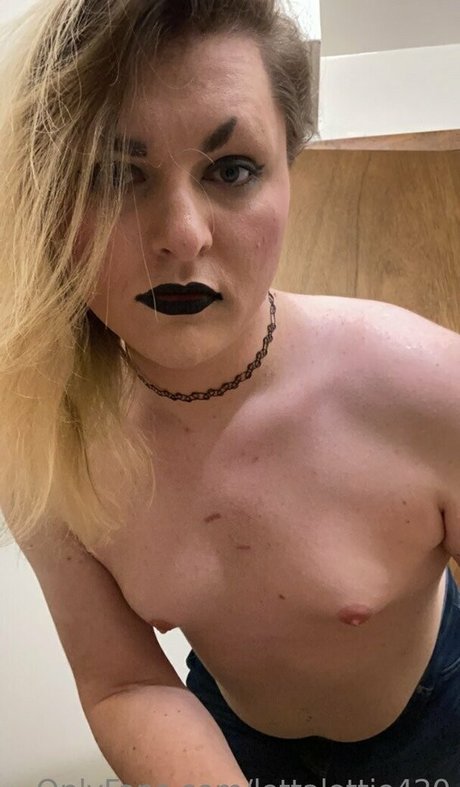 lottalottie420 Leaked OnlyFans Bilder