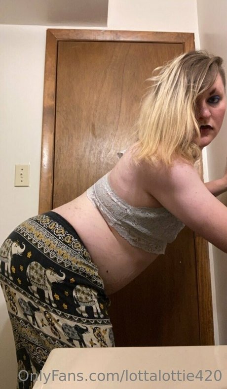 lottalottie420 OnlyFans
