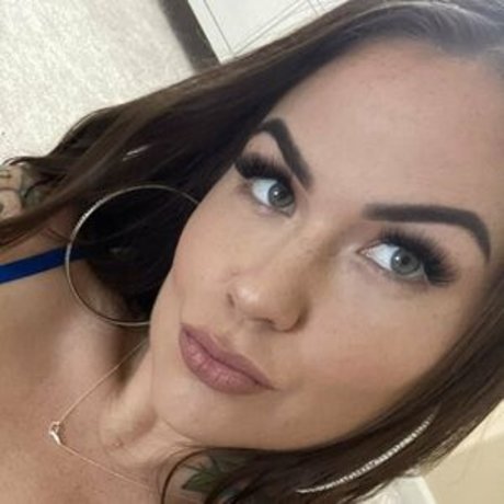 karmens library OnlyFans Nacktbilder