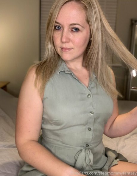 stepmommyfantasy OnlyFans Leak