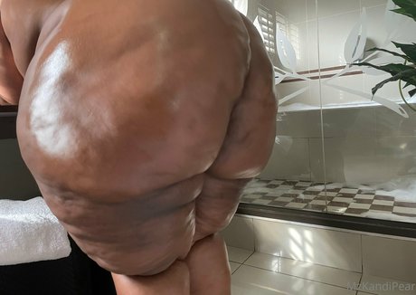 Kandi Pear OnlyFans geleakte Brüste