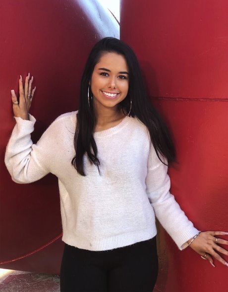 Nerdysara OnlyFans Nacktbilder