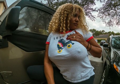 Mango Maddy Nacktbilder von OnlyFans