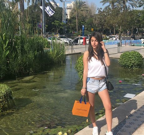 Meshi Malka Nacktbilder von OnlyFans