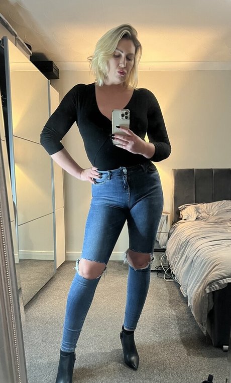 Leigh Darby OnlyFans Bilder