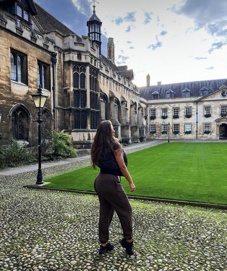 braune augen kätzchen onlyfans sexy nackt Ungefiltert