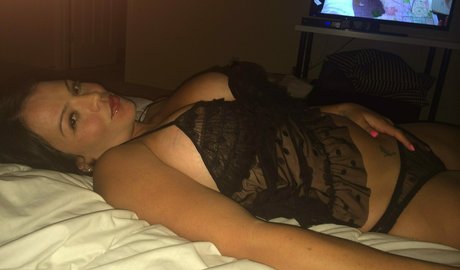 spicycouplenextdoor OnlyFans Bilder