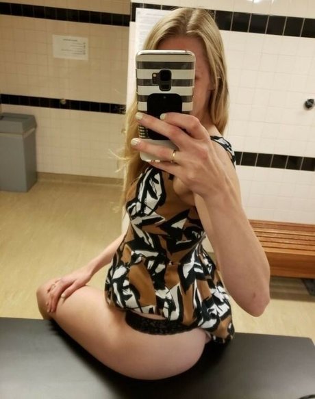 Office Sluts Neuer OnlyFans Leak