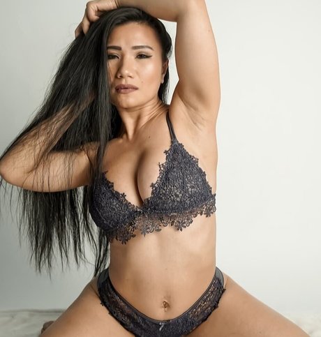 Tina Kham OnlyFans Inhalte