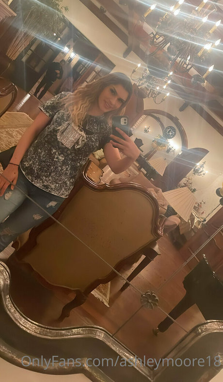 ashleymoore18 OnlyFans