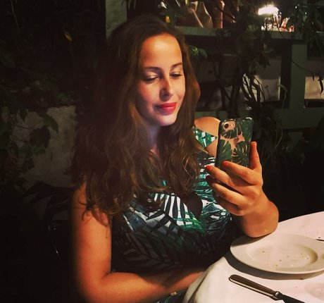 Serena Roberti Nackt