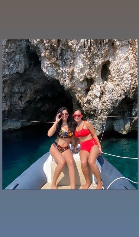 Tara Yazdi Leaked OnlyFans Bilder