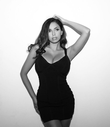 Tara Yazdi OnlyFans Archiv