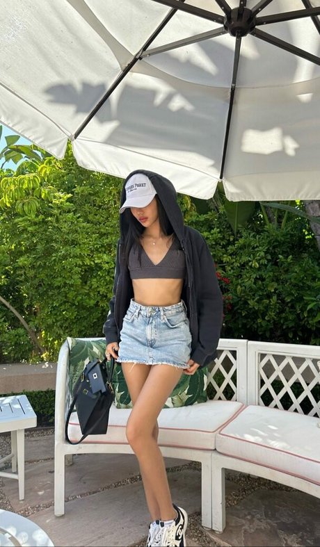 lilyy yk OnlyFans Bilder