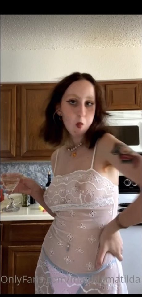 mole tilda NurlyFans-Pornos