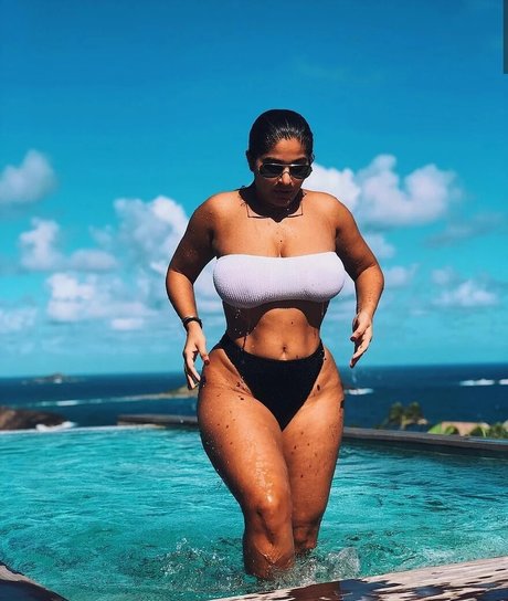 Nikita chikitaa OnlyFans nackt