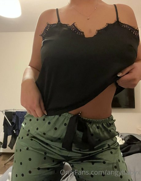 angybabyx OnlyFans-Bilder