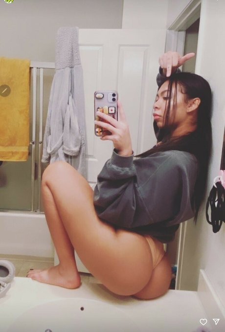 youngcoconut Leaks von OnlyFans