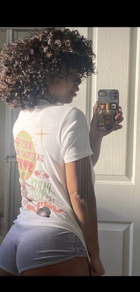 youngcoconut Leak von OnlyFans