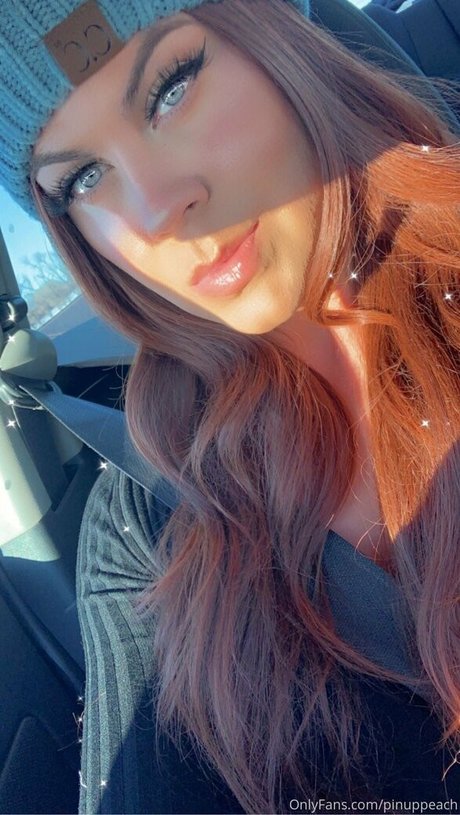 pinuppeach OnlyFans-Creator