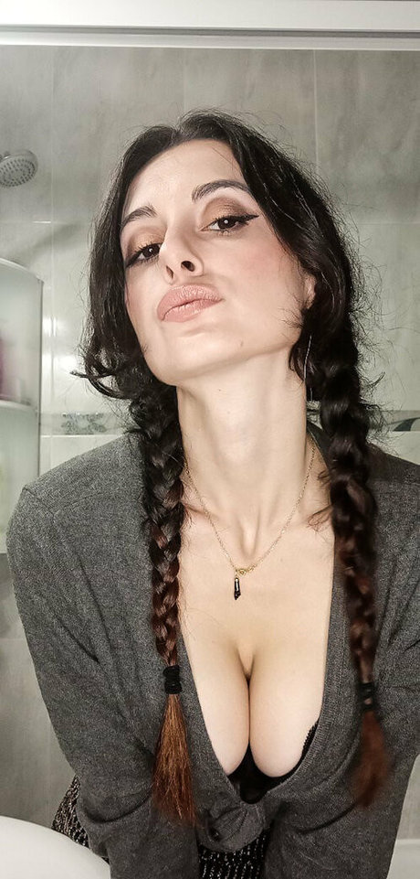 maddiesohot OnlyFans Striptease