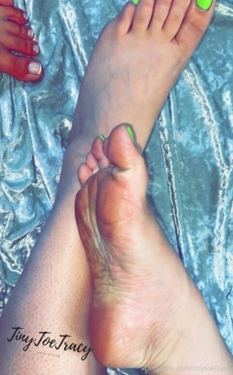 tinytoetracy OnlyFans Nacktbilder
