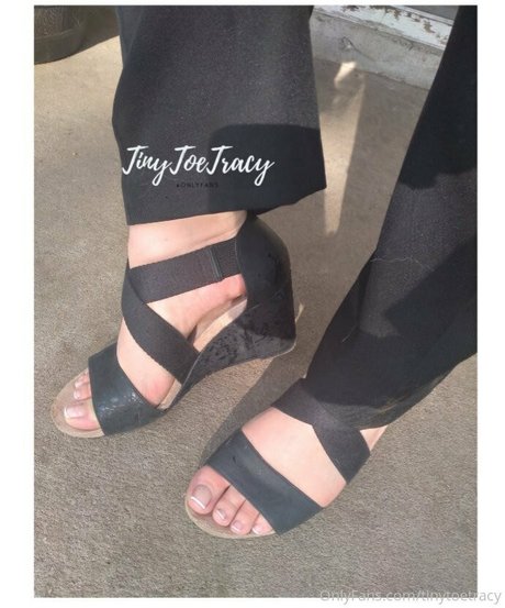 tinytoetracy OnlyFans Bilder